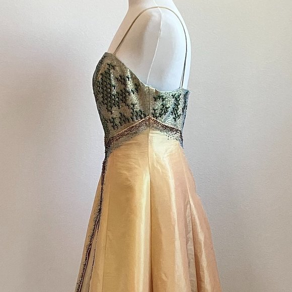 Peacock Pattern Dress - Picture 2 of 6